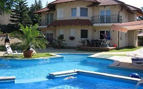 Happy Sun Medences Apartman