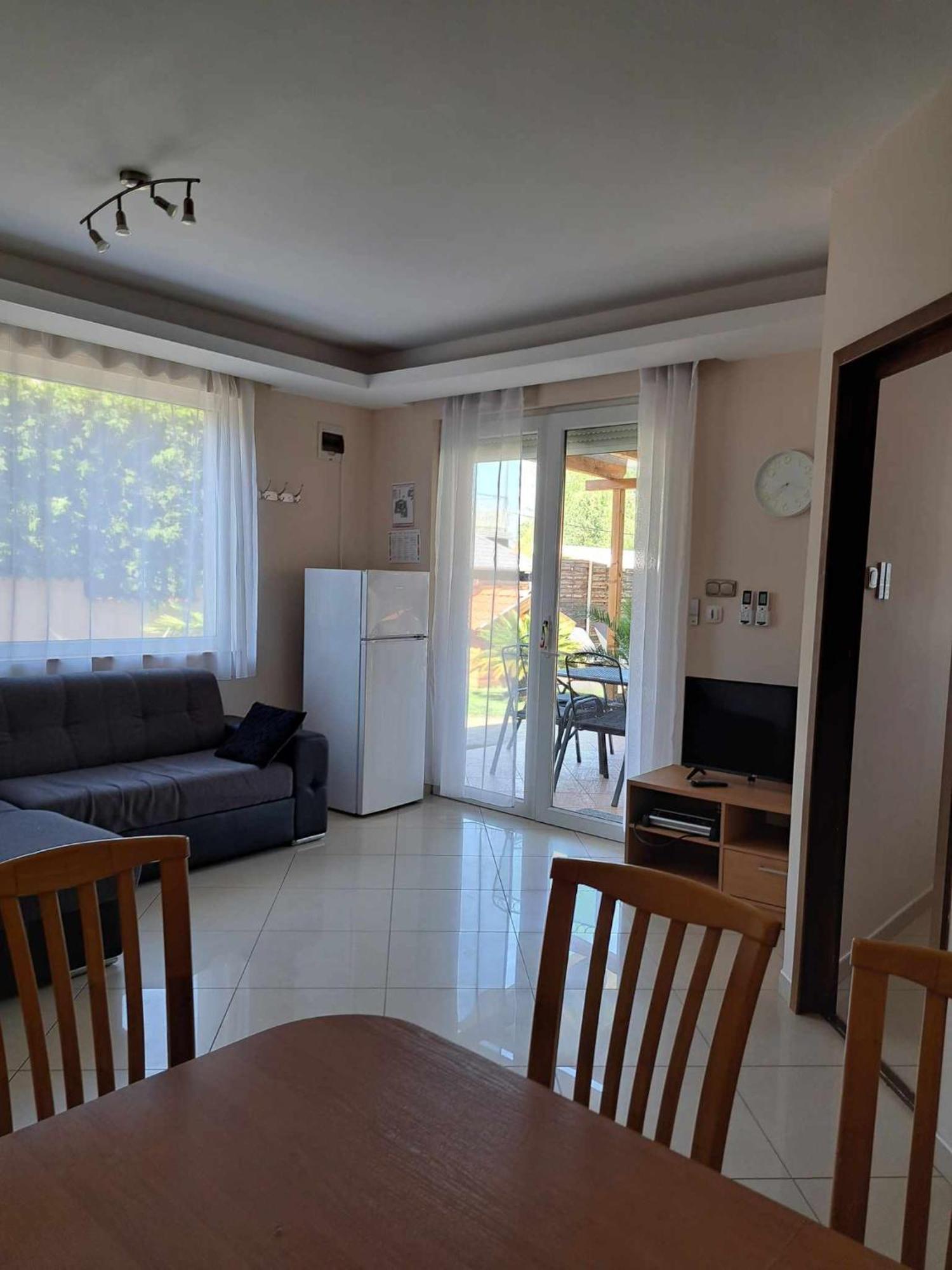 Happy Sun Medences Apartman Siófok Exterior foto